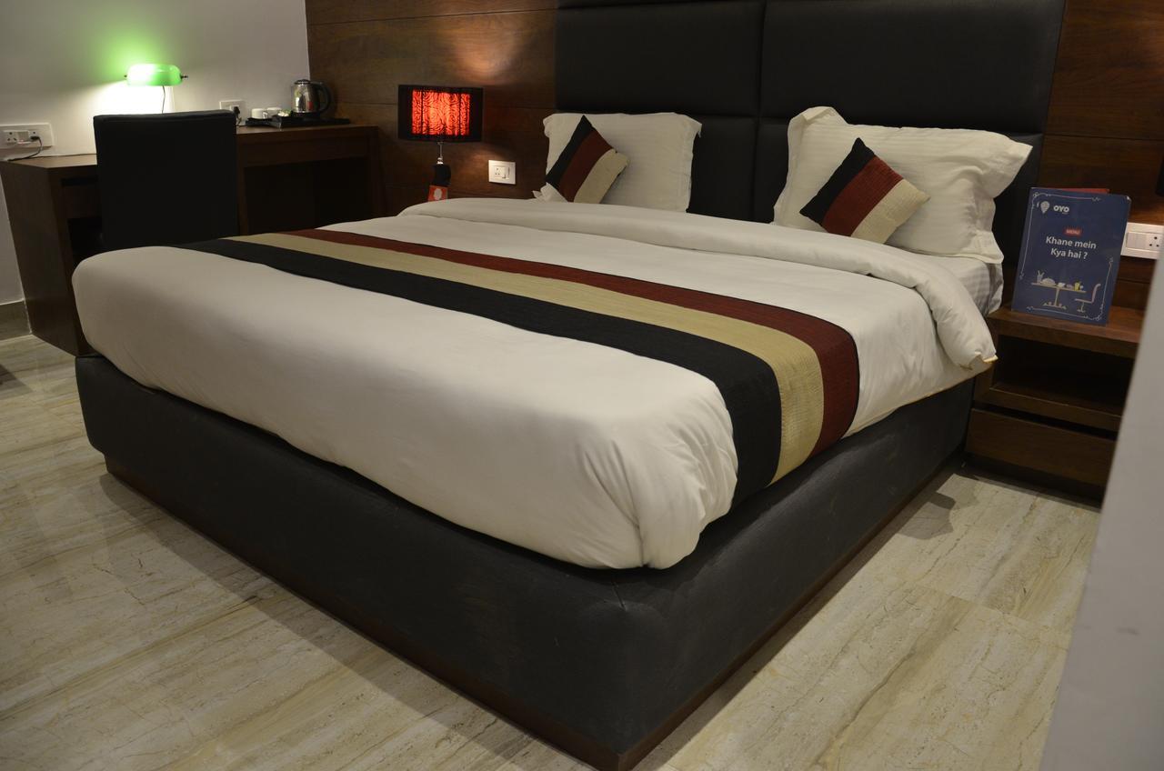 Oyo 1358 Hotel Crossroad Lucknow Exterior foto